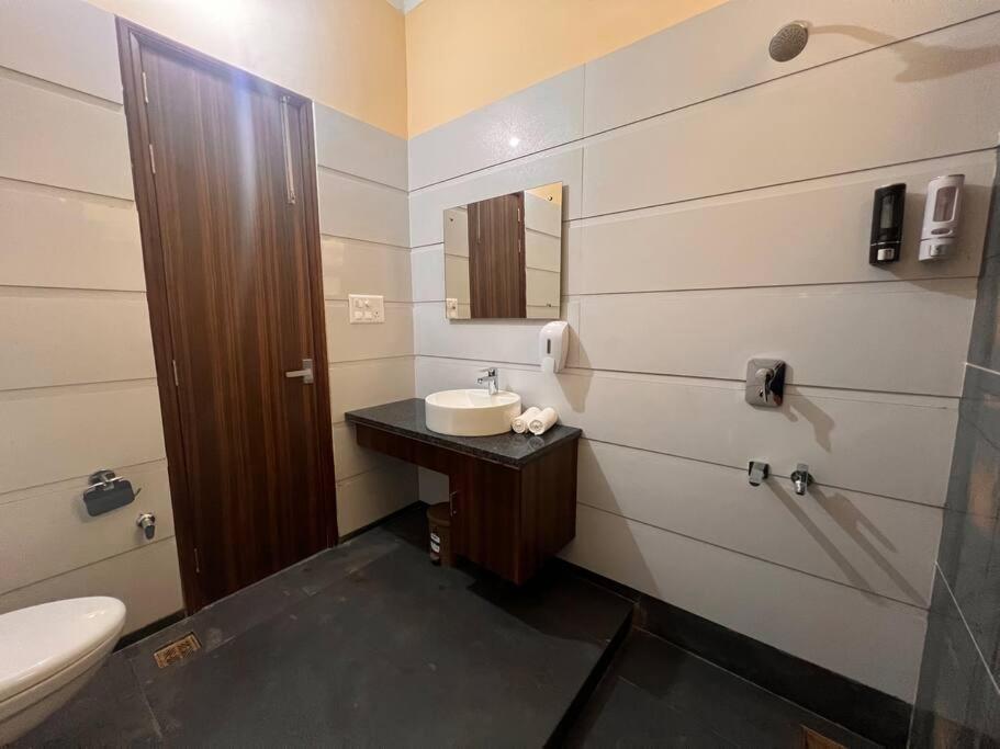 5Bhk Home Away From Home At Ranjit Avenue Amritsar Ngoại thất bức ảnh